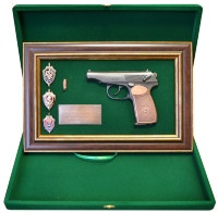 Панно настенное с пистолетом МАКАРОВ со знаками ФСБ в подарочной коробке GT-18-334